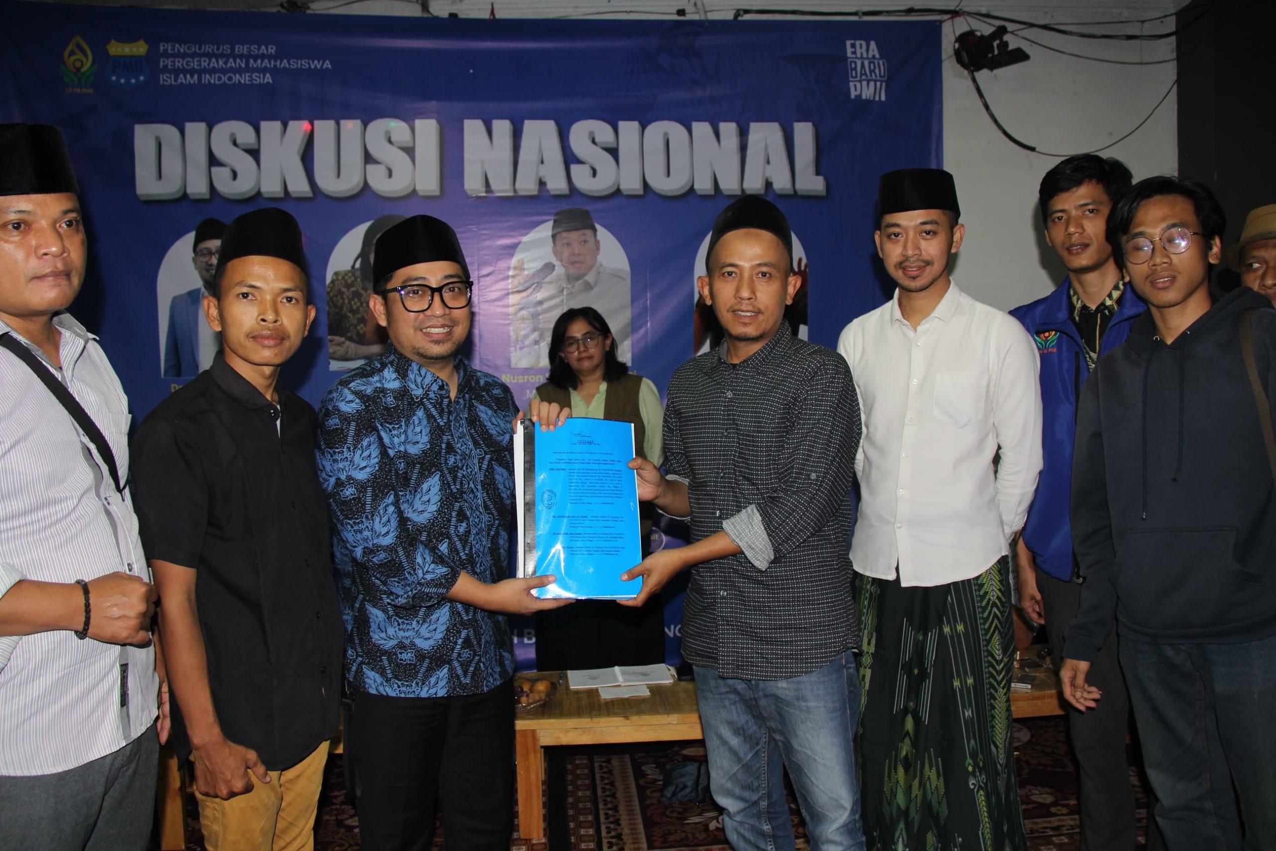 Maskuri selaku perwakilan warga Kampung Pilar, Cikarang, Kabupaten Bekasi, didampingi oleh PC PMII Kota Bekasi dan PC PMII Kabupaten Bekasi dalam kesempatan tersebut secara resmi menyerahkan berkas-berkas terkait konflik agraria yang dialami masyarakat kepada Anggota Dewan Perwakilan Rakyat Republik Indonesia (DPR RI) dan juga Anggota Pansus Agraria DPR-RI (Dr. Muhammad Khozin).